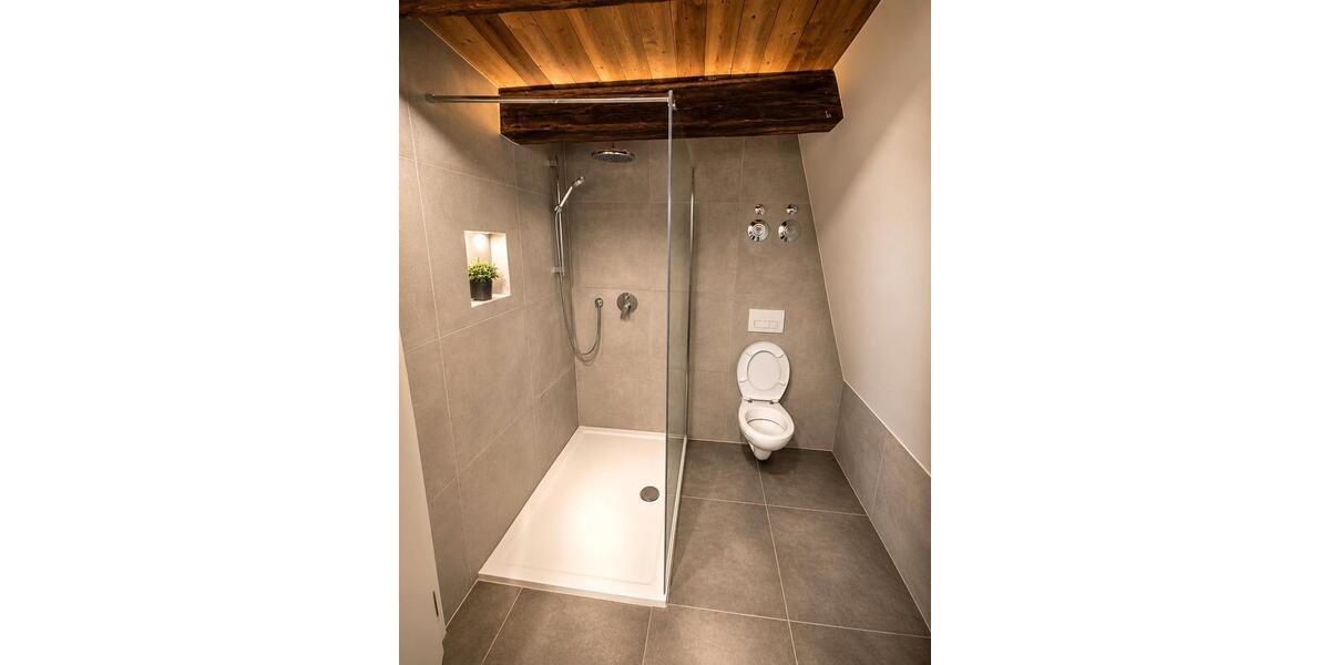 Dachgeschoßwohnung Mundelsheim - 3 Zimmer, 75 m&sup2;, 800&euro; | Angebot:27542670