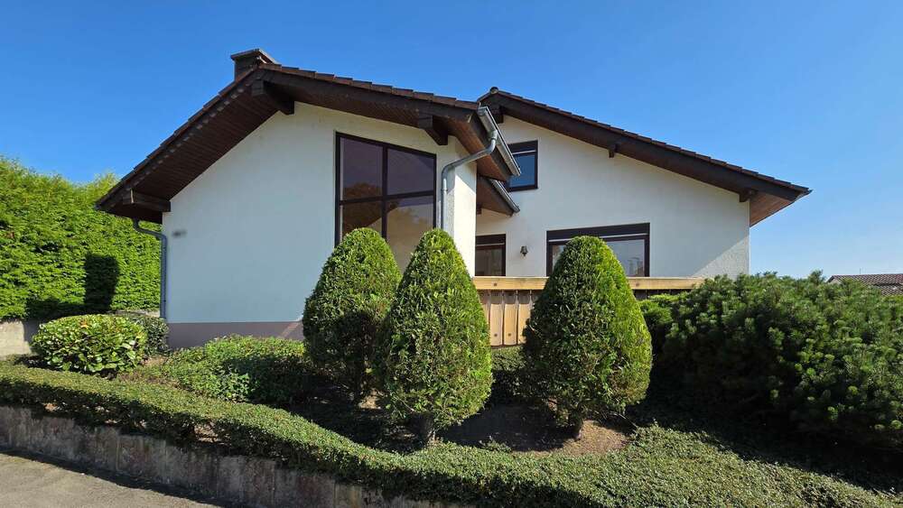 Einfamilienhaus Mühlacker-Lienzingen Lienzingen - 7.5 Zimmer, 272 m&sup2;, 667.000&euro; | Angebot:24277361