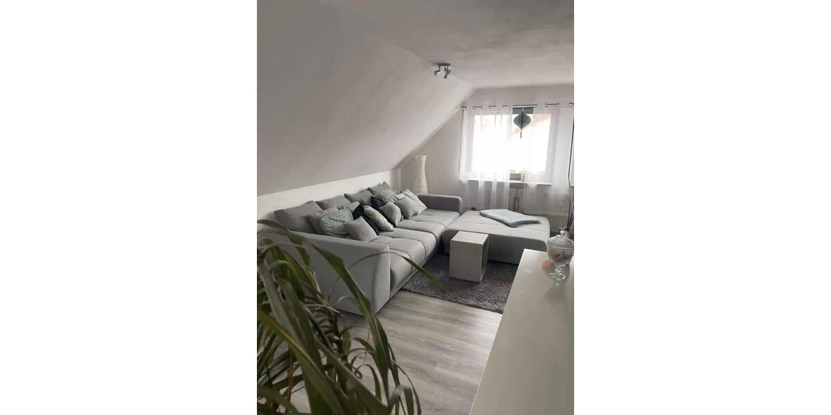 Dachgeschoßwohnung Winnenden - 3 Zimmer, 81 m&sup2;, 900&euro; | Angebot:26168639