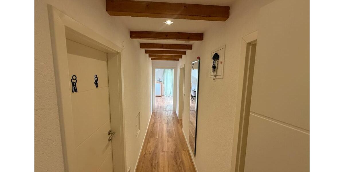 Dachgeschoßwohnung Weinstadt - 3 Zimmer, 65 m&sup2;, 1.100&euro; | Angebot:27543116