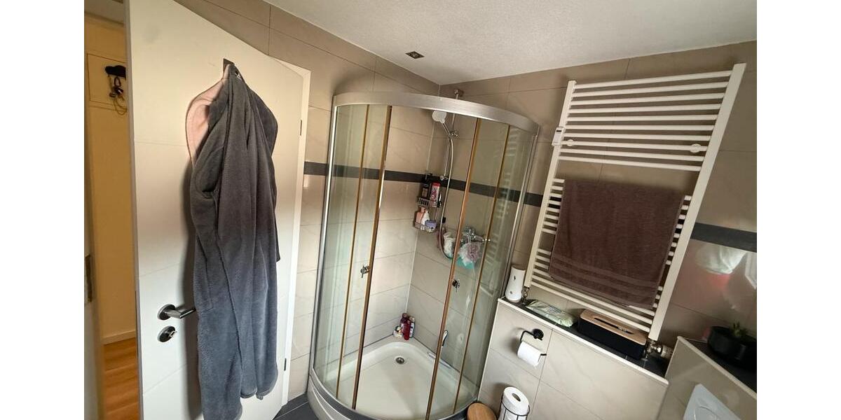 Dachgeschoßwohnung Weinstadt - 3 Zimmer, 65 m&sup2;, 1.100&euro; | Angebot:27543116
