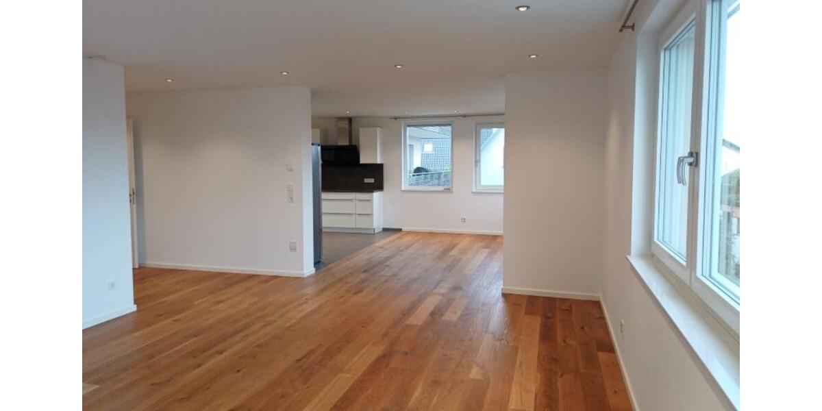 Dachgeschoßwohnung Filderstadt - 4.5 Zimmer, 150 m&sup2;, 2.500&euro; | Angebot:25821677