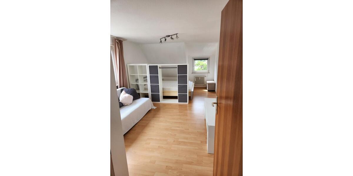 Dachgeschoßwohnung Stuttgart Neuwirtshaus - 1.5 Zimmer, 38 m&sup2;, 745&euro; | Angebot:25355160