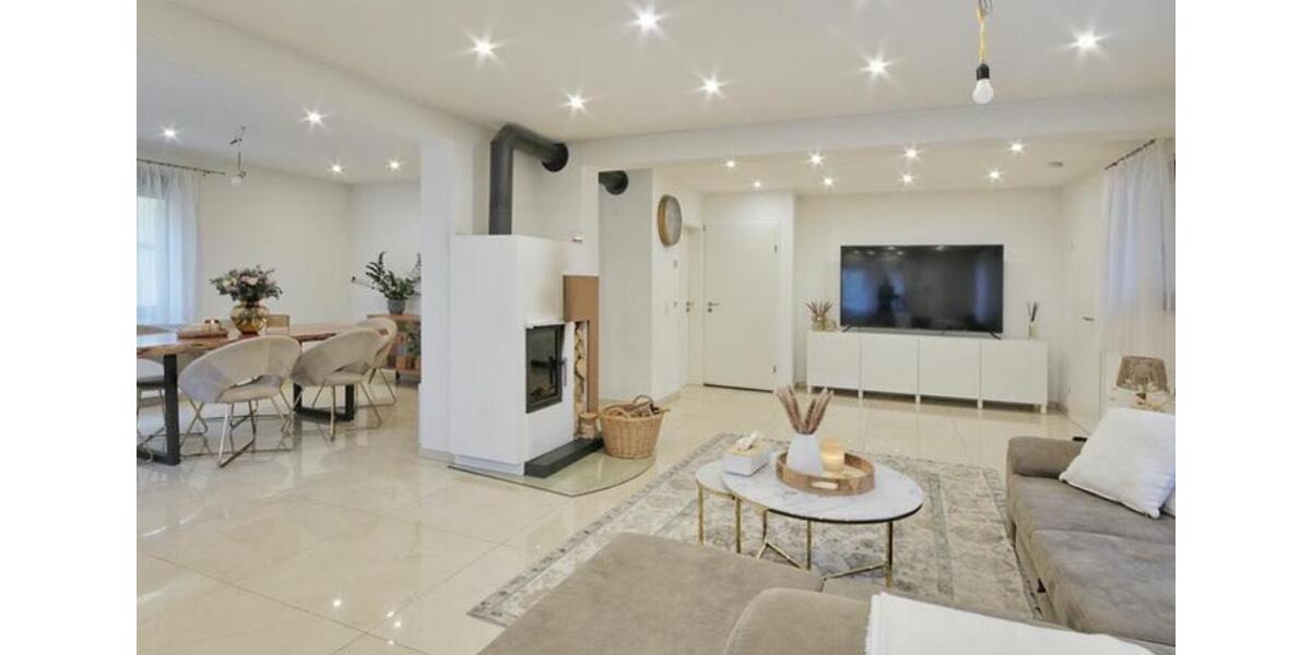 Einfamilienhaus Kornwestheim - 8.5 Zimmer, 204 m&sup2;, 3.900&euro; | Angebot:23257685