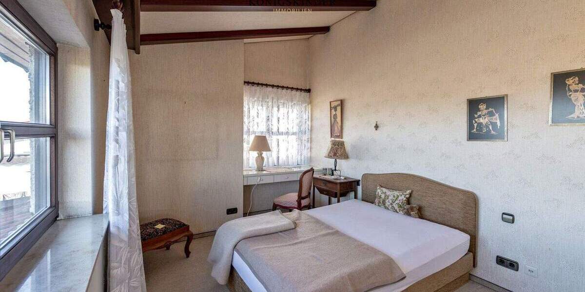 Einfamilienhaus Schorndorf - 7 Zimmer, 240 m&sup2;, 980.000&euro; | Angebot:25731507