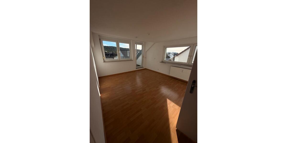 Dachgeschoßwohnung Remshalden - 4 Zimmer, 78 m&sup2;, 1.050&euro; | Angebot:27553315