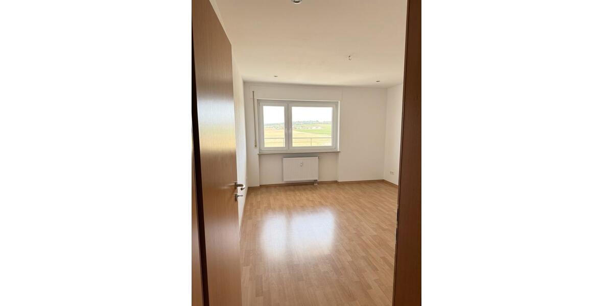 Etagenwohnung Hemmingen - 3.5 Zimmer, 85 m&sup2;, 1.350&euro; | Angebot:27549085