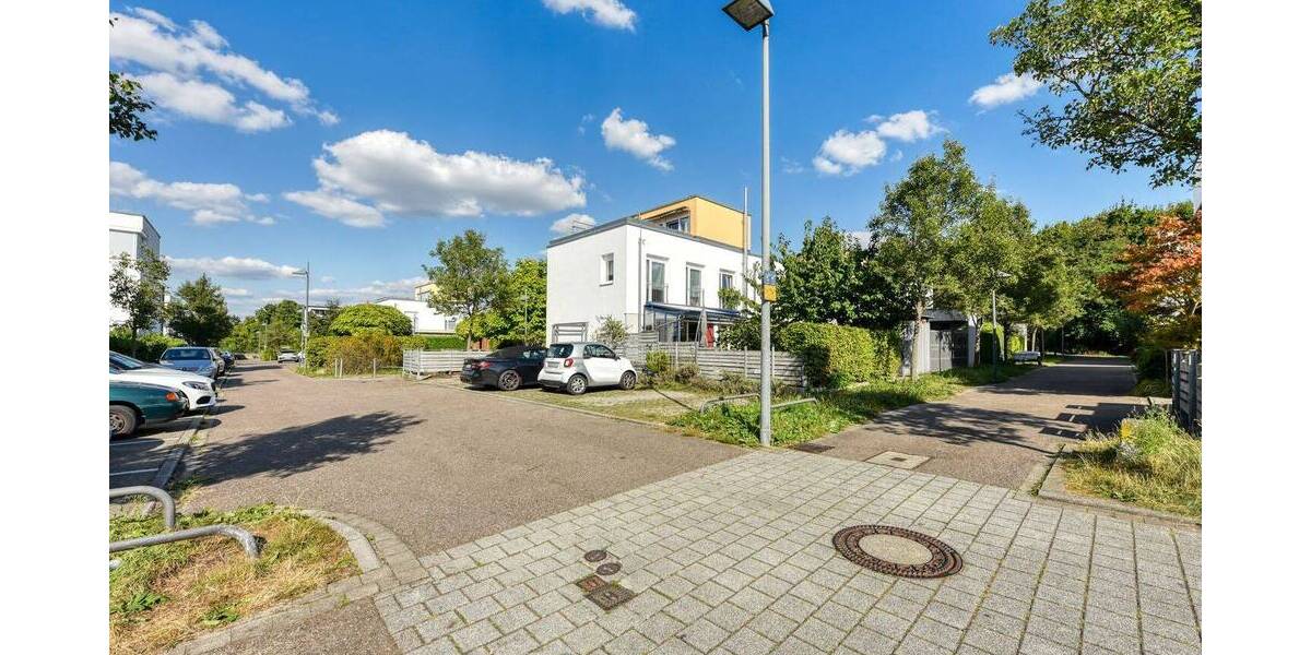 Reihenmittelhaus Stuttgart Zuffenhausen - 4 Zimmer, 119 m&sup2;, 700.000&euro; | Angebot:25670991