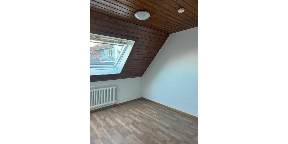 Dachgeschoßwohnung Lauffen am Neckar - 2 Zimmer, 43 m&sup2;, 950&euro; | Angebot:27537285