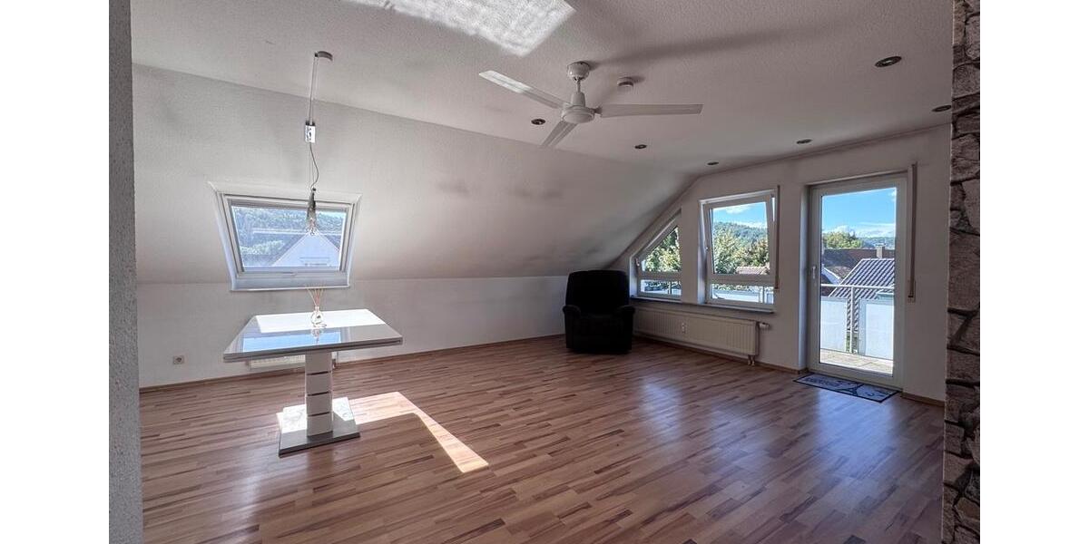 Dachgeschoßwohnung Schorndorf - 4 Zimmer, 80 m&sup2;, 255.000&euro; | Angebot:26620596