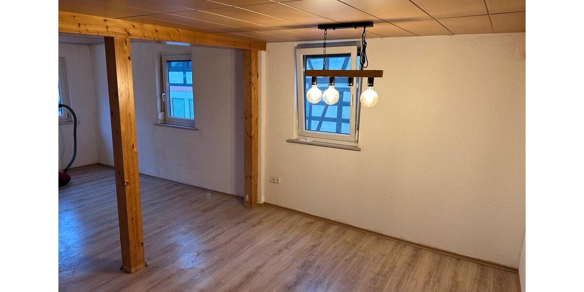 Etagenwohnung Eberdingen - 3 Zimmer, 80 m&sup2;, 1.000&euro; | Angebot:24414396