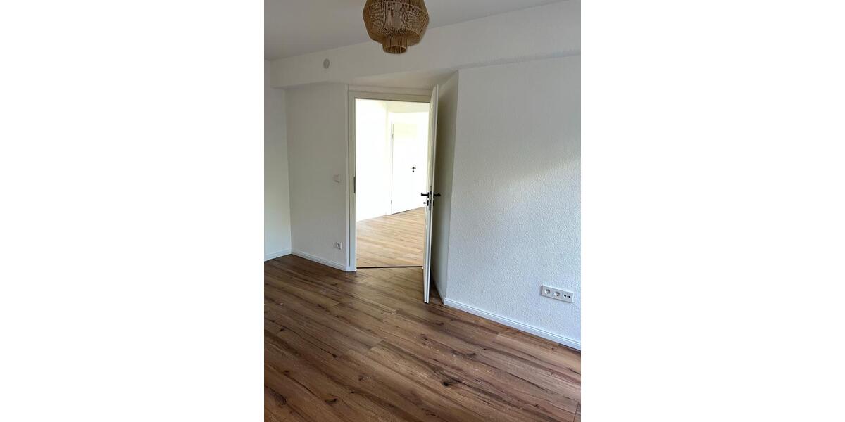 Erdgeschoßwohnung Esslingen am Neckar Hegensberg - 2.5 Zimmer, 70 m&sup2;, 1.230&euro; | Angebot:27601231