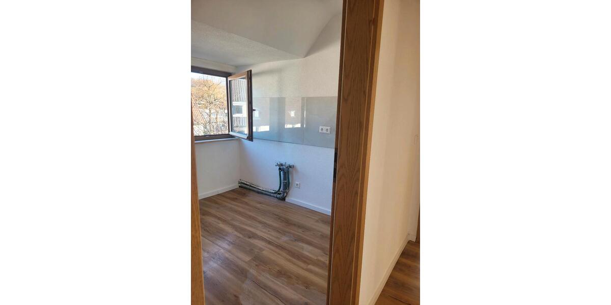 Dachgeschoßwohnung Heilbronn - 4 Zimmer, 63 m&sup2;, 1.100&euro; | Angebot:25286368