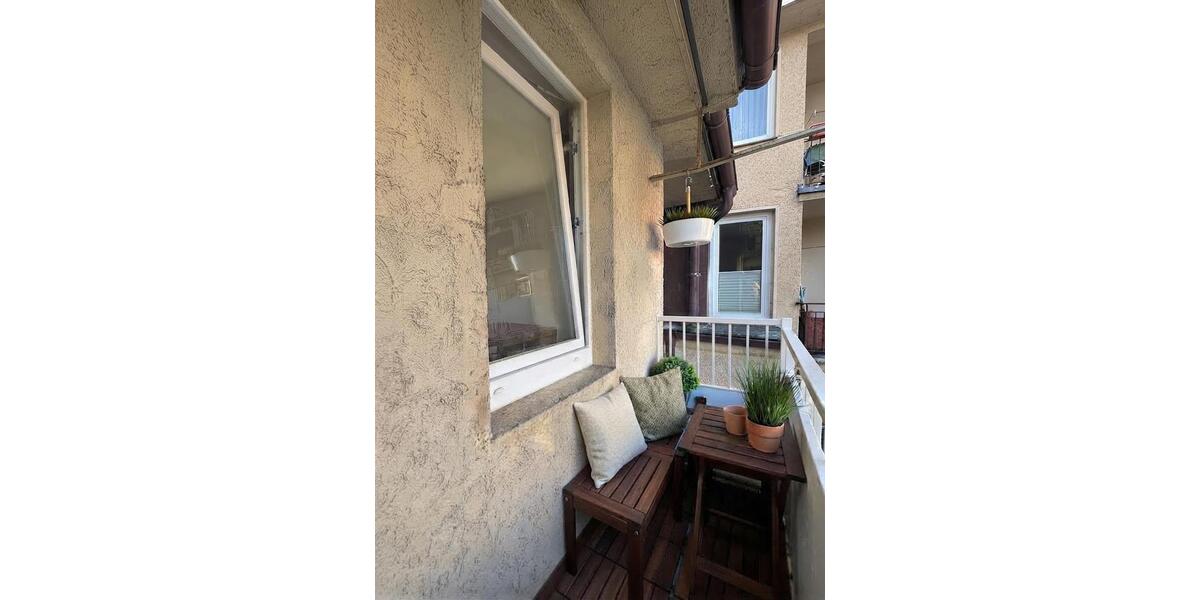 Dachgeschoßwohnung Stuttgart Stuttgart-Süd - 3 Zimmer, 60 m&sup2;, 1.300&euro; | Angebot:27539433