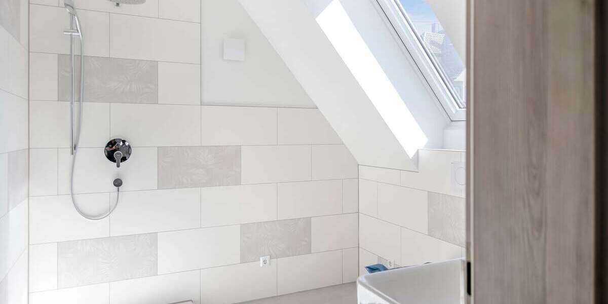 Hochwertig sanierte 2-Zimmer-Dachgeschosswohnung mit Balkon - 2- Esslingen am Neckar Oberesslingen | Angebot:27517943