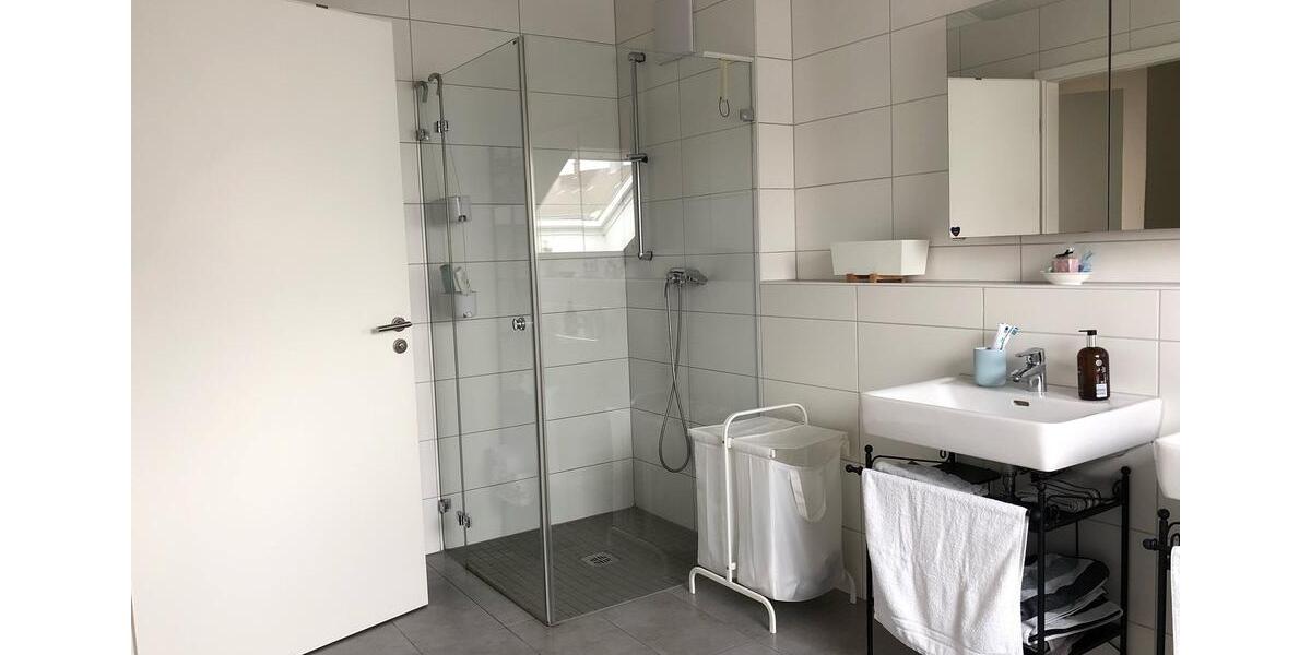 Einfamilienhaus Ludwigsburg Oßweil - 4.5 Zimmer, 142 m&sup2;, 2.030&euro; | Angebot:25322403
