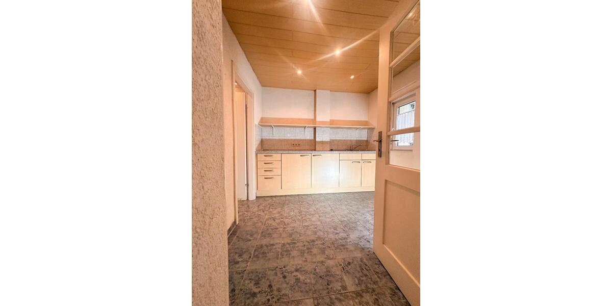 Mehrfamilienhaus, Wohnhaus Stuttgart Mühlhausen - 8 Zimmer, 209 m&sup2;, 585.000&euro; | Angebot:27533807