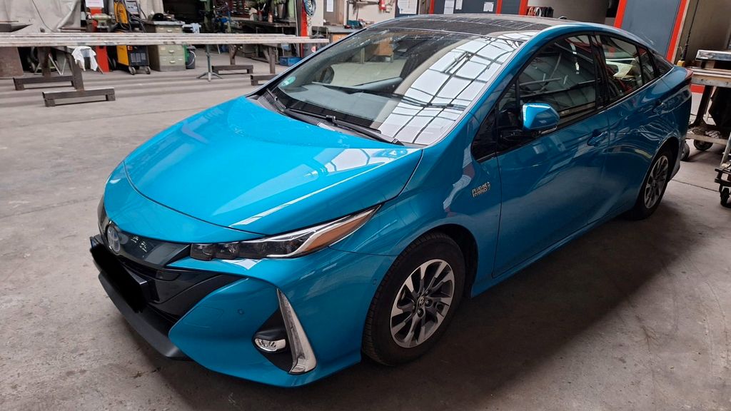 Toyota Prius 31.900 km 23.200 &euro; Stuttgart 70197