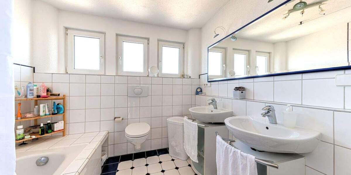 Mehrfamilienhaus, Wohnhaus Böblingen - 9 Zimmer, 187 m&sup2;, 849.000&euro; | Angebot:25800927