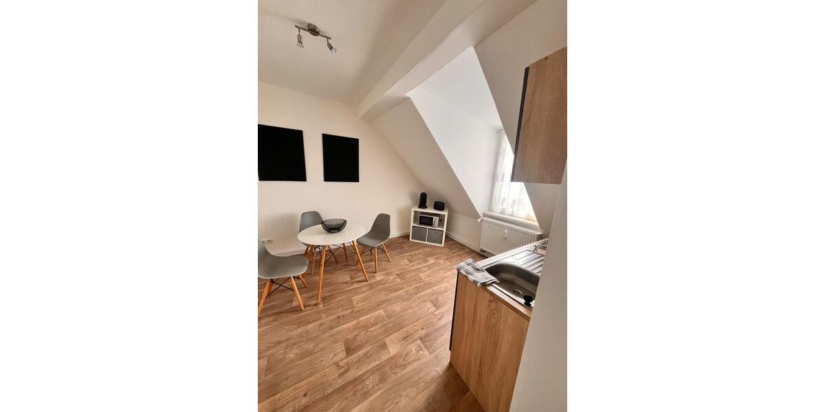 Dachgeschoßwohnung Sachsenheim - 1 Zimmer, 39 m&sup2;, 740&euro; | Angebot:27587418
