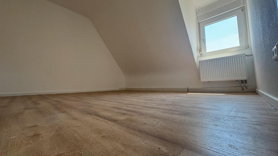 Dachgeschoßwohnung Möglingen - 4 Zimmer, 71 m&sup2;, 1.330&euro; | Angebot:27543973
