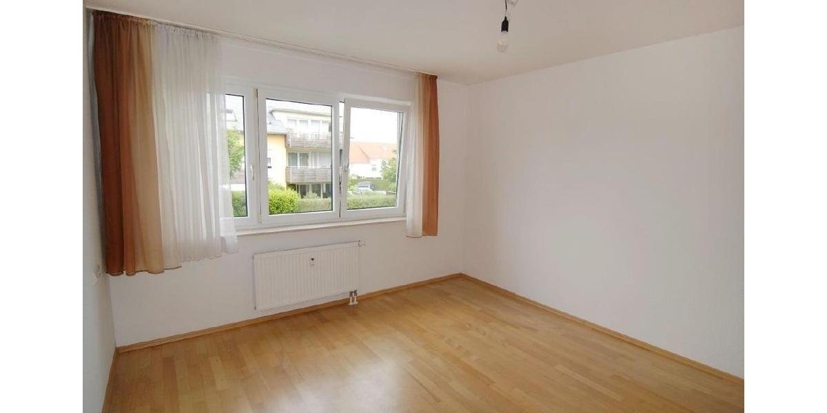 Etagenwohnung Markgröningen - 3.5 Zimmer, 80 m&sup2;, 1.200&euro; | Angebot:26256442