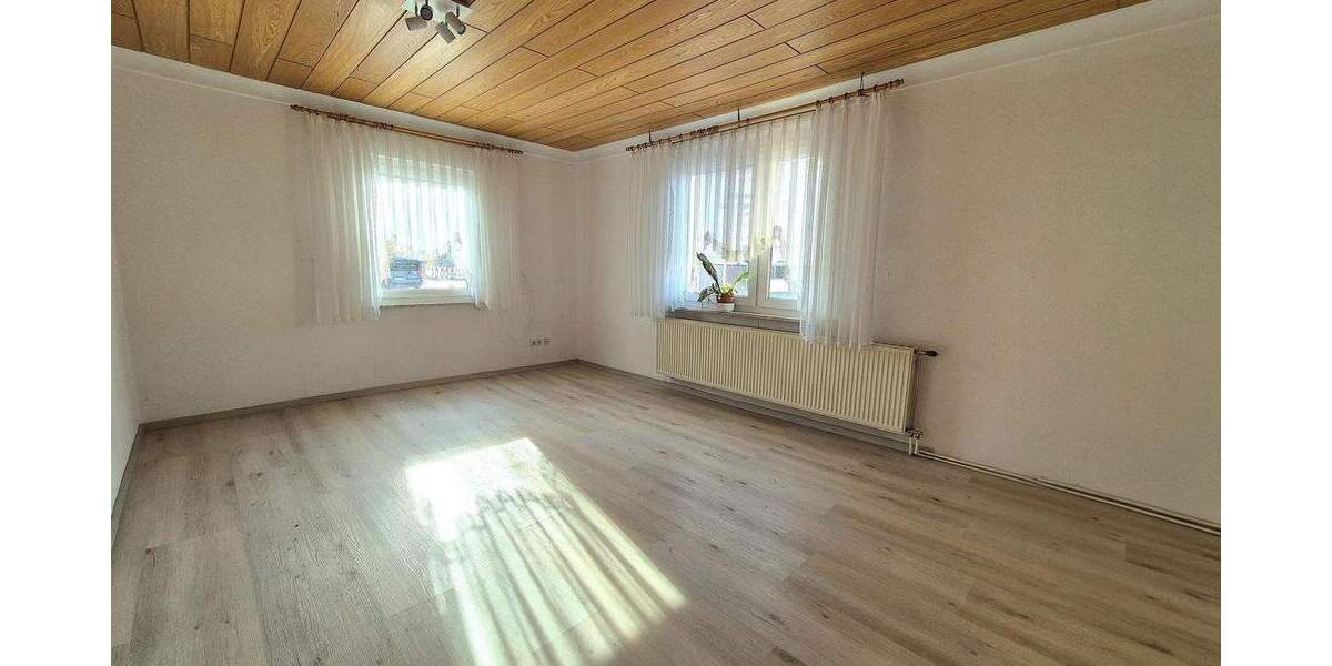 Doppelhaushälfte Bönnigheim - 6 Zimmer, 185 m&sup2;, 474.000&euro; | Angebot:25706132