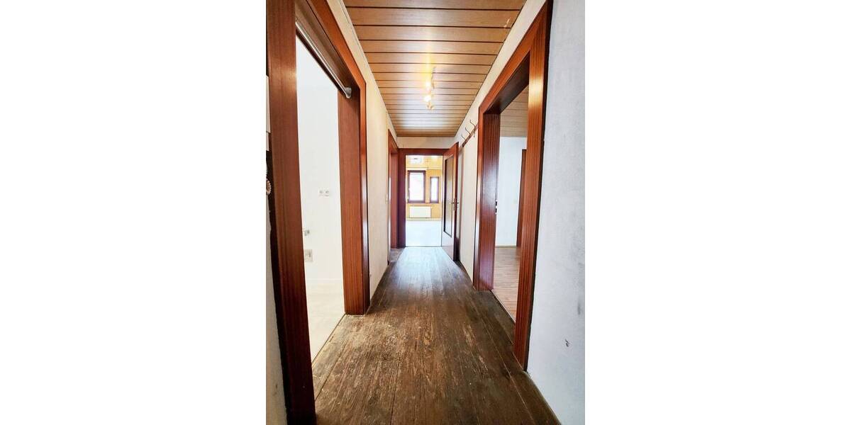 Mehrfamilienhaus, Wohnhaus Stuttgart Süd - 9 Zimmer, 174 m&sup2;, 725.000&euro; | Angebot:25704680