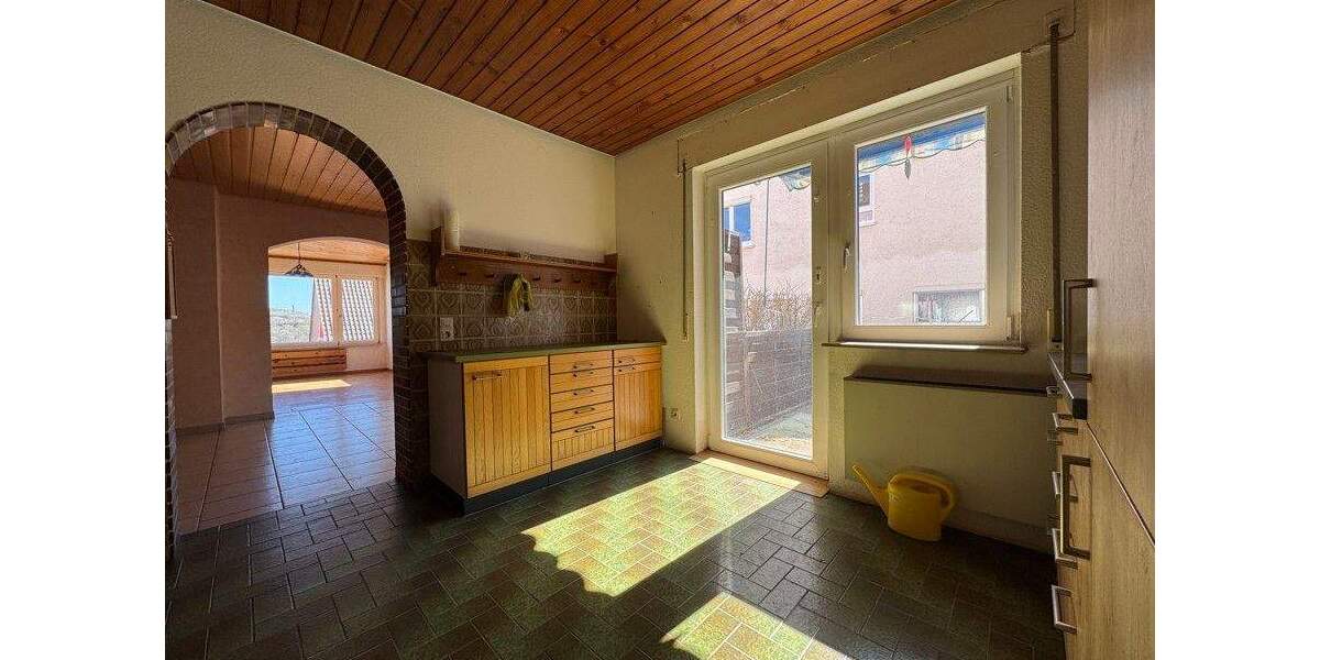 Mehrfamilienhaus, Wohnhaus Mühlacker Mühlhausen - 6 Zimmer, 148 m&sup2;, 278.500&euro; | Angebot:25695920