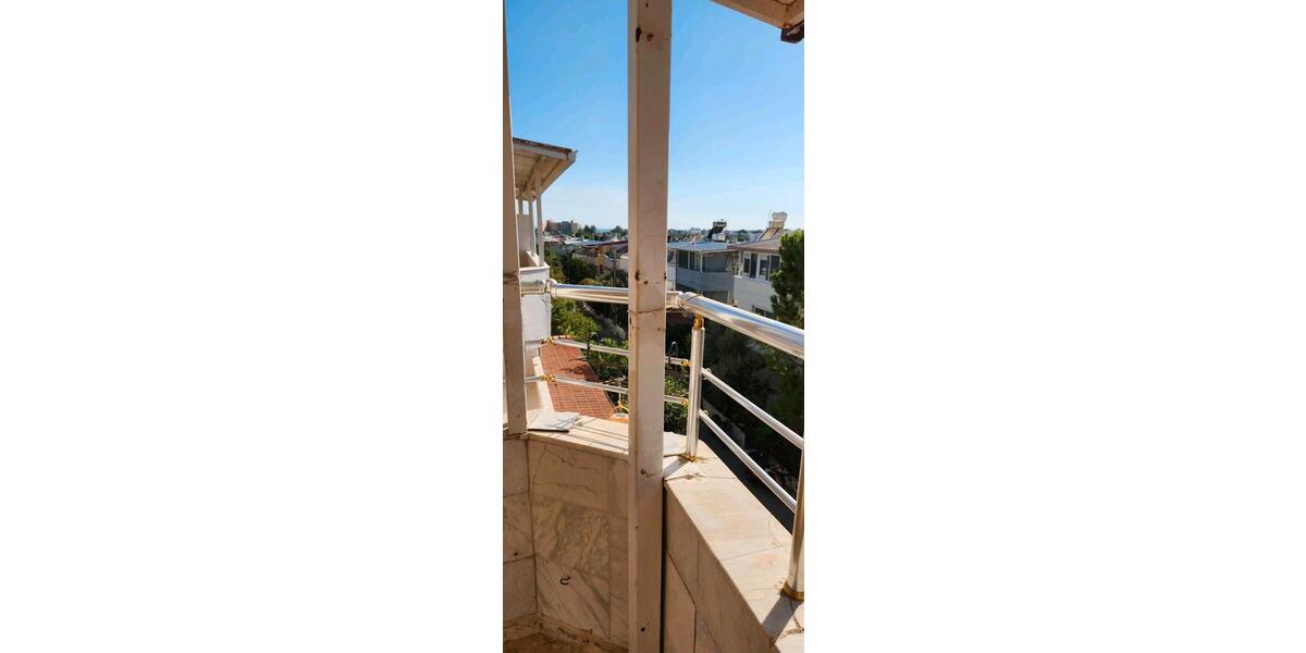 Einfamilienhaus Gerlingen - 12 Zimmer, 395 m&sup2;, 375.000&euro; | Angebot:23762107