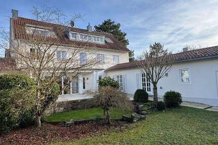 Haus Stuttgart Degerloch - 12 Zimmer, 320 m&sup2;, 2.150.000&euro; | Angebot:25277714