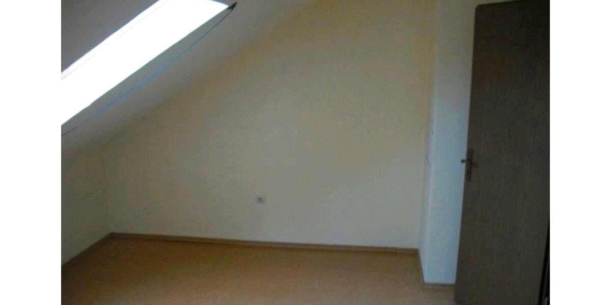 Dachgeschoßwohnung Eberdingen - 3.5 Zimmer, 64 m&sup2;, 640&euro; | Angebot:25993654