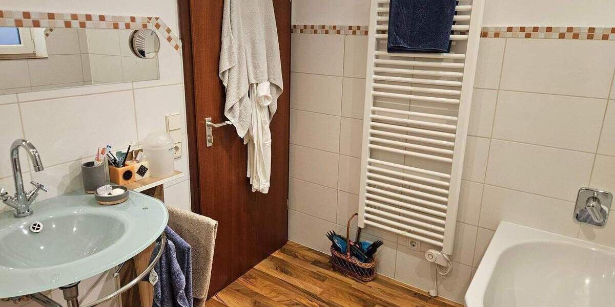 Mehrfamilienhaus, Wohnhaus Ditzingen Heimerdingen - 6 Zimmer, 140 m&sup2;, 349.000&euro; | Angebot:25691097