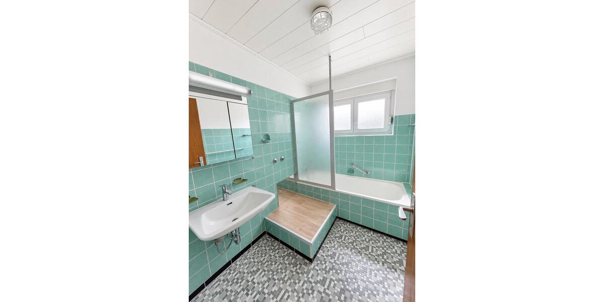 Etagenwohnung Schwaigern - 4.5 Zimmer, 105 m&sup2;, 1.100&euro; | Angebot:27580331