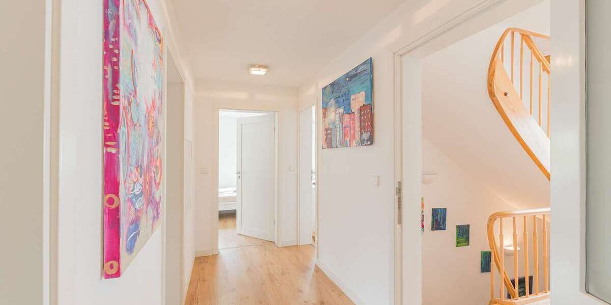 Einfamilienhaus Korntal-Münchingen Münchingen - 12 Zimmer, 216 m&sup2;, 894.500&euro; | Angebot:23157210