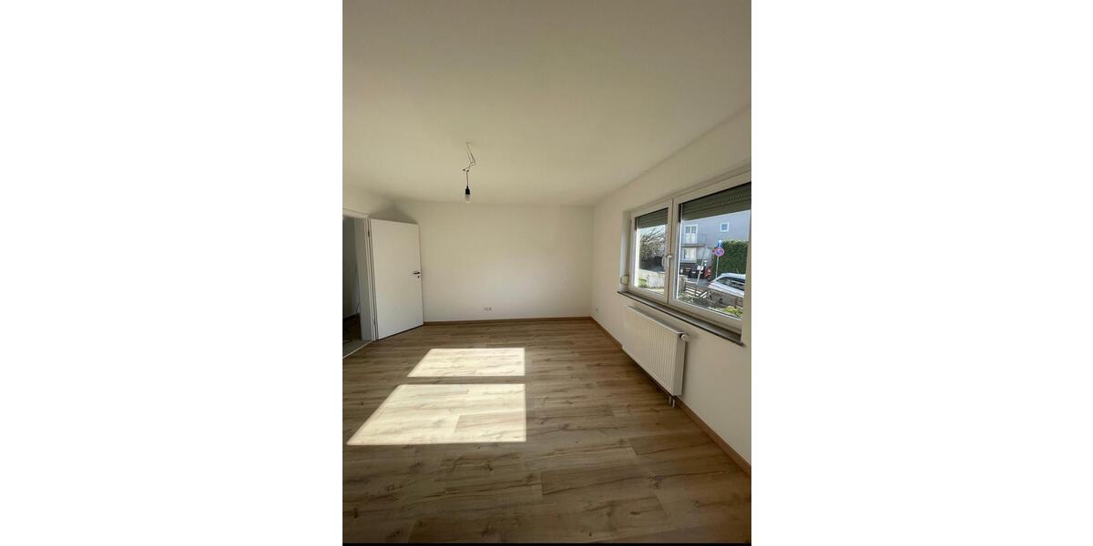 Erdgeschoßwohnung Esslingen am Neckar - 3 Zimmer, 75 m&sup2;, 1.500&euro; | Angebot:26384369