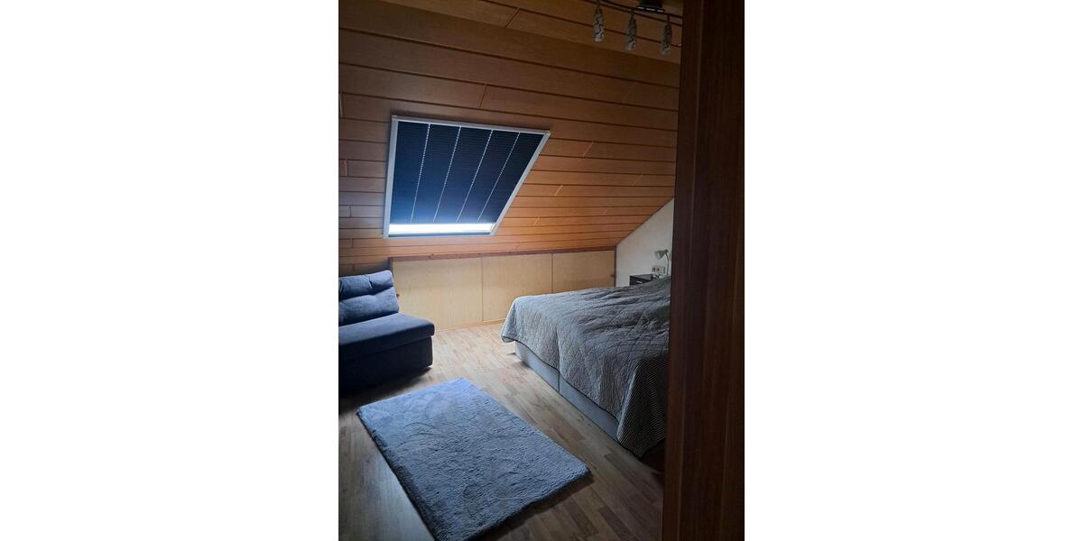 Dachgeschoßwohnung Güglingen - 3 Zimmer, 77 m&sup2;, 850&euro; | Angebot:25048705