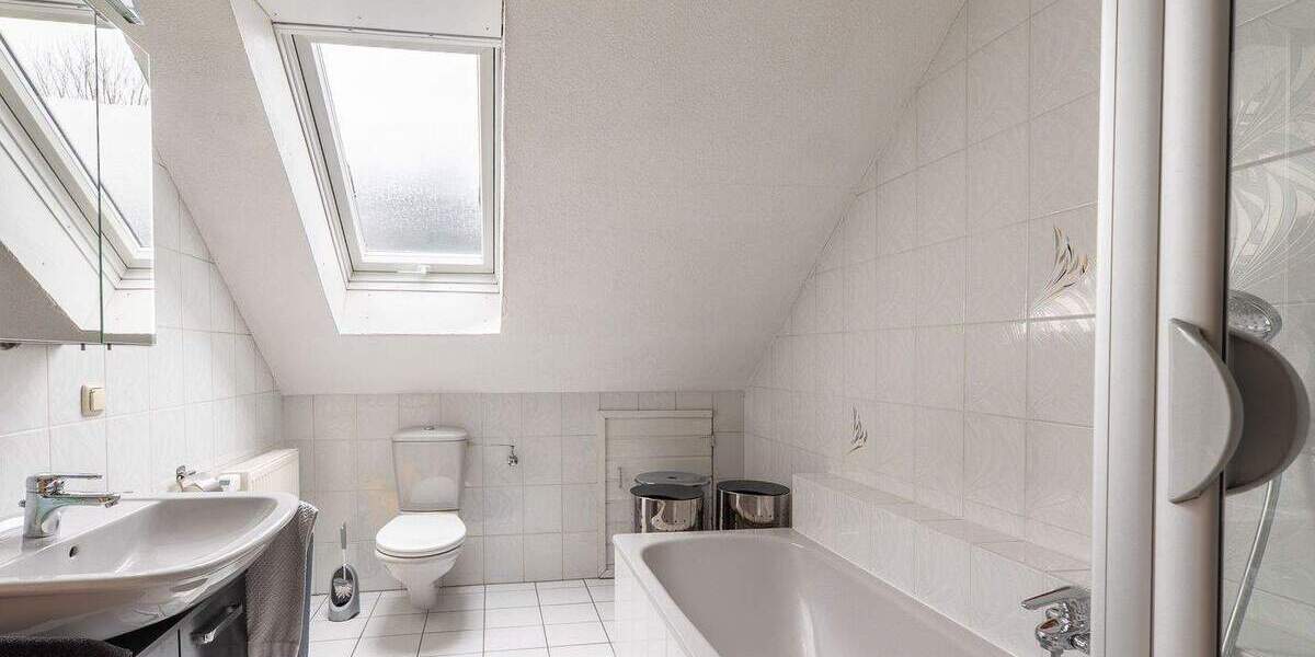 Einfamilienhaus Asperg - 7 Zimmer, 164 m&sup2;, 599.000&euro; | Angebot:25697958