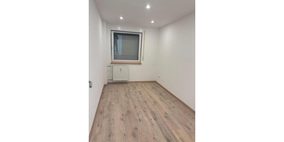 Etagenwohnung Backnang - 3 Zimmer, 75 m&sup2;, 1.100&euro; | Angebot:25200016