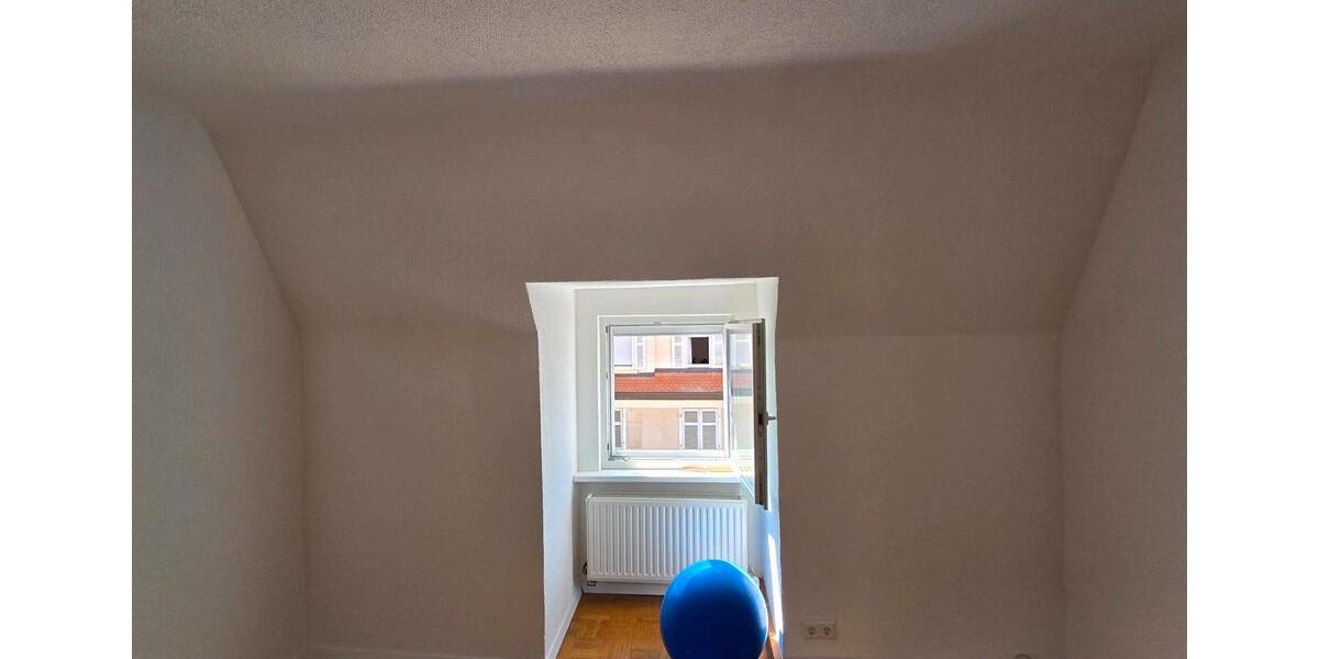 Dachgeschoßwohnung Remseck am Neckar - 3 Zimmer, 67 m&sup2;, 1.150&euro; | Angebot:26350155