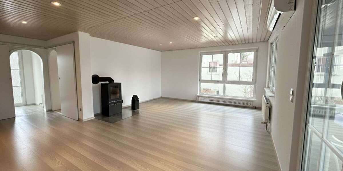 Etagenwohnung Esslingen am Neckar Pliensauvorstadt - 2 Zimmer, 71 m&sup2;, 285.000&euro; | Angebot:27208343