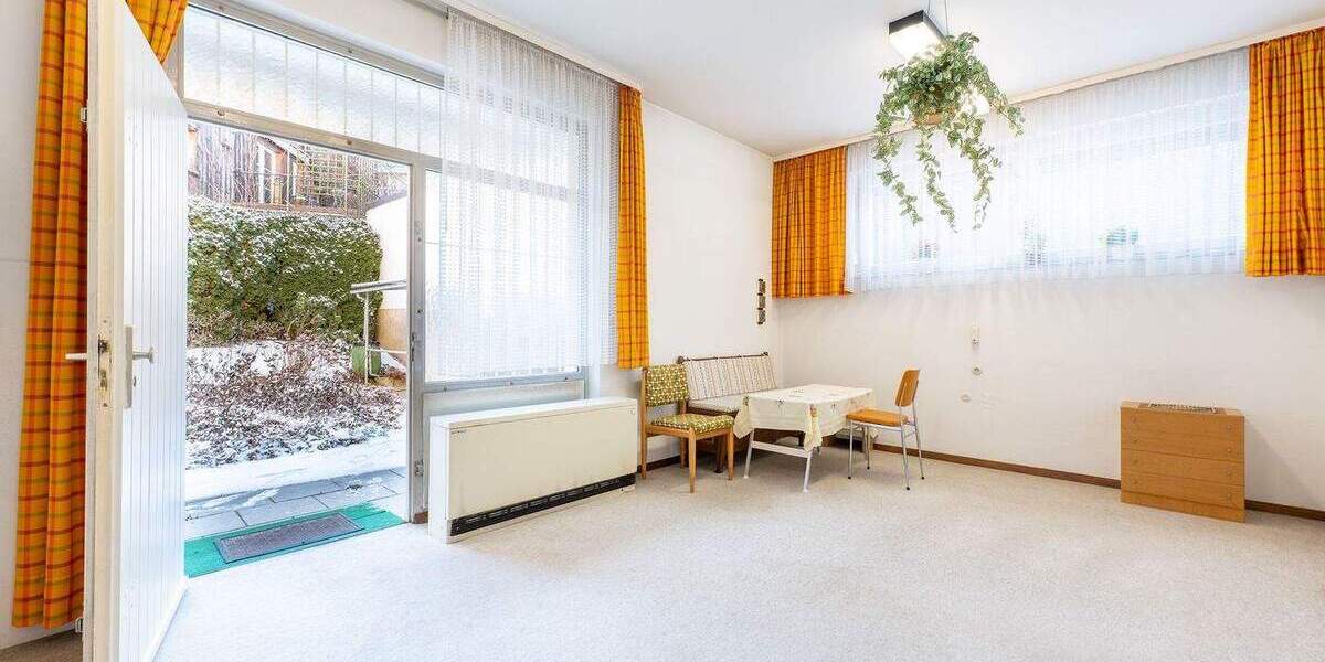 Mehrfamilienhaus, Wohnhaus Stuttgart Degerloch - 9 Zimmer, 140 m&sup2;, 740.000&euro; | Angebot:25685475