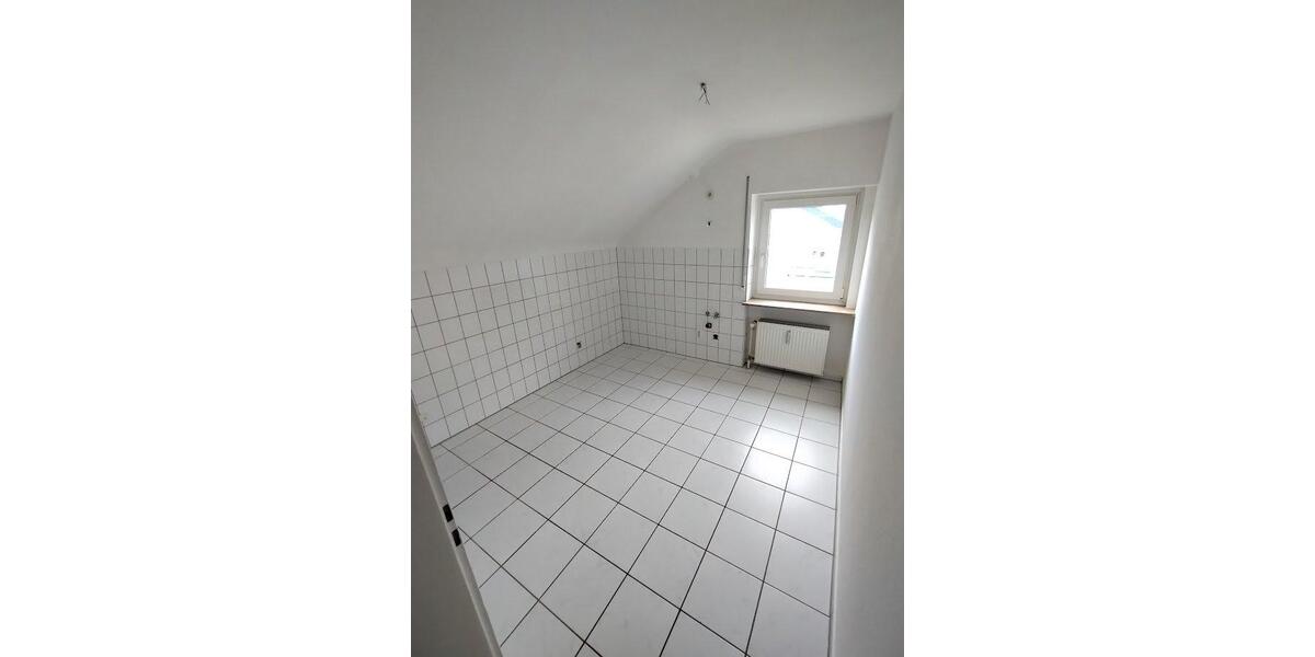 Dachgeschoßwohnung Heilbronn Böckingen - 3 Zimmer, 77 m&sup2;, 945&euro; | Angebot:27599857