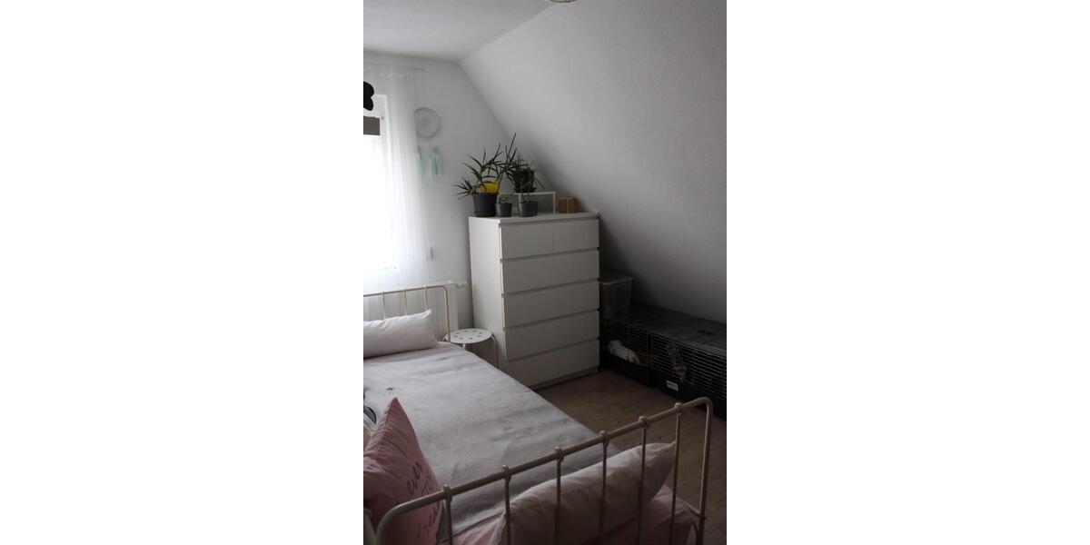 Dachgeschoßwohnung Köngen - 3 Zimmer, 75 m&sup2;, 820&euro; | Angebot:24783873