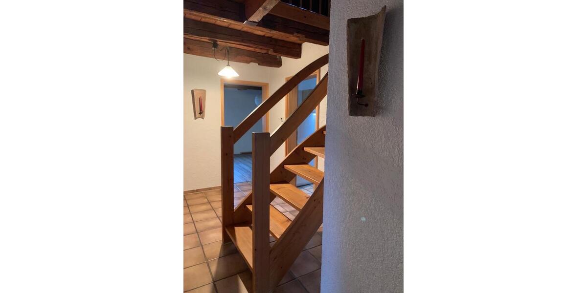 Dachgeschoßwohnung Ludwigsburg Hoheneck - 2.5 Zimmer, 70 m&sup2;, 210.000&euro; | Angebot:26844883
