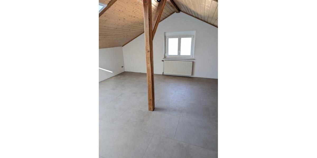 Dachgeschoßwohnung Weissach im Tal - 2.5 Zimmer, 69 m&sup2;, 870&euro; | Angebot:27557897