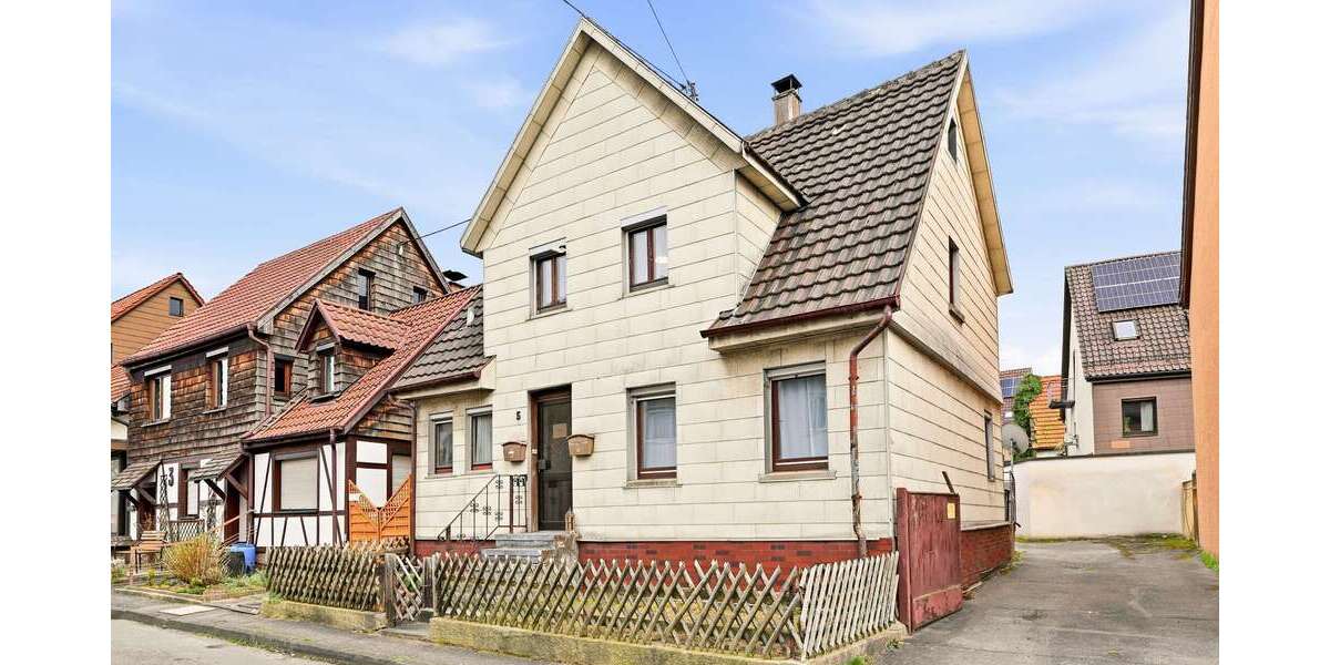 Einfamilienhaus Esslingen am Neckar Pliensauvorstadt - 8 Zimmer, 200 m&sup2;, 790.000&euro; | Angebot:27210761