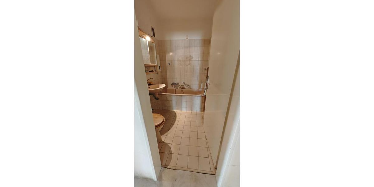 Etagenwohnung Stuttgart Mühlhausen - 3 Zimmer, 70 m&sup2;, 240.000&euro; | Angebot:25498029