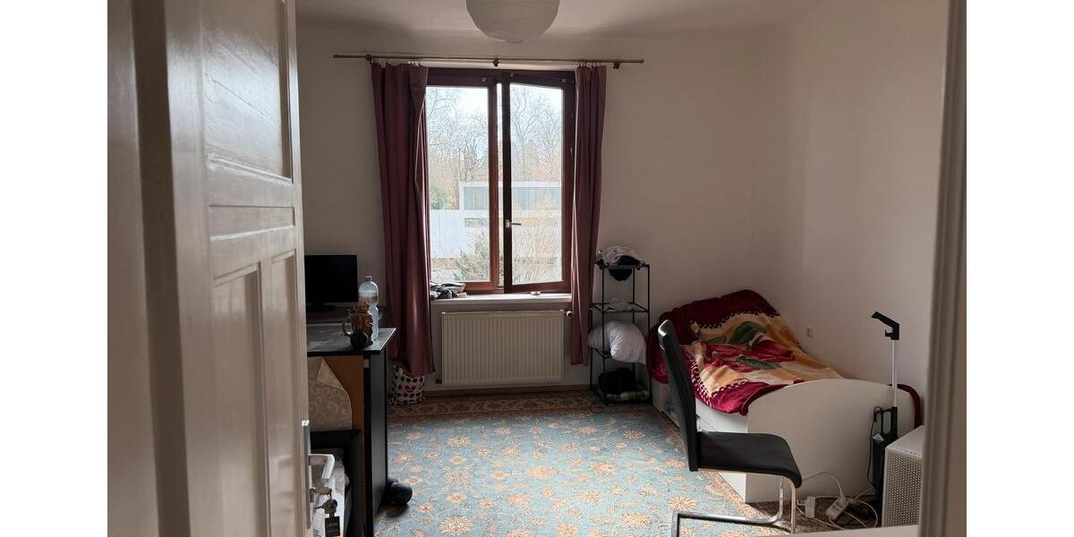 Etagenwohnung Stuttgart Bad Cannstatt - 3 Zimmer, 90 m&sup2;, 1.400&euro; | Angebot:25483483