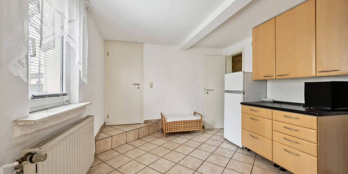 Mehrfamilienhaus, Wohnhaus Freiberg am Neckar Heutingsheim - 8 Zimmer, 219 m&sup2;, 399.000&euro; | Angebot:25704133